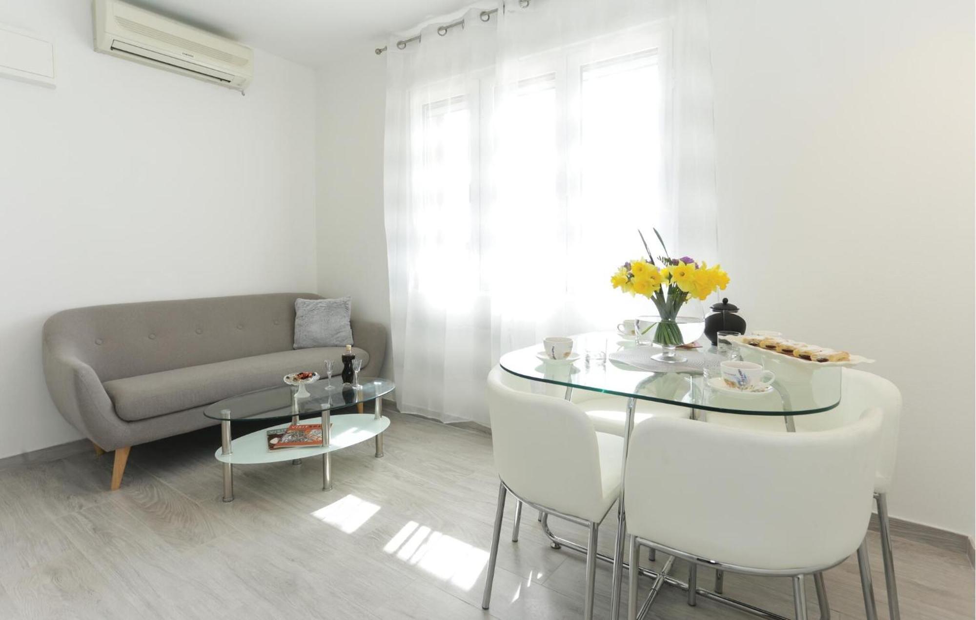 Cozy Apartment In Solin With Kitchen מראה חיצוני תמונה